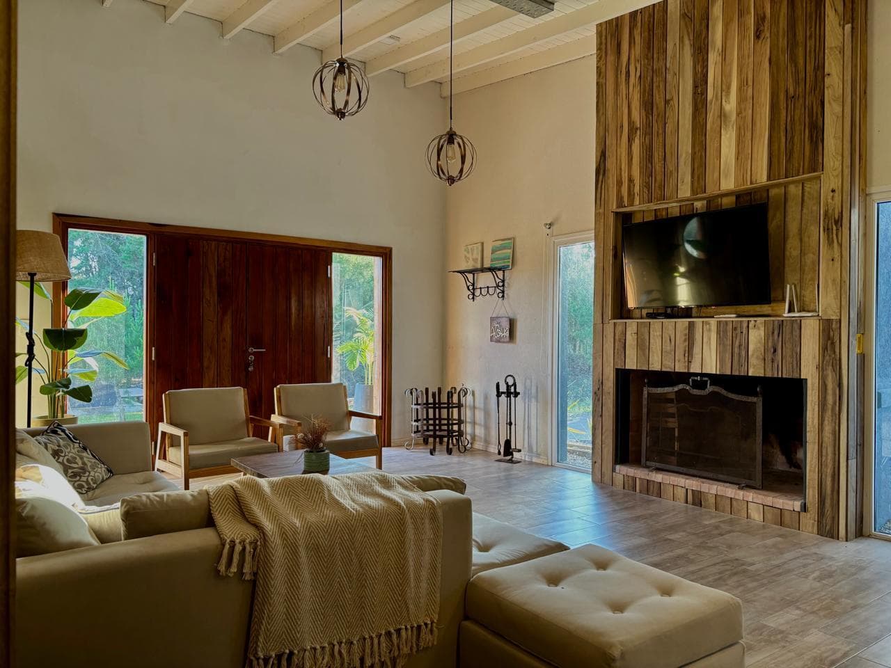 6-Bedroom House for Sale with Pool in the Costa Esmeralda Sports Complex