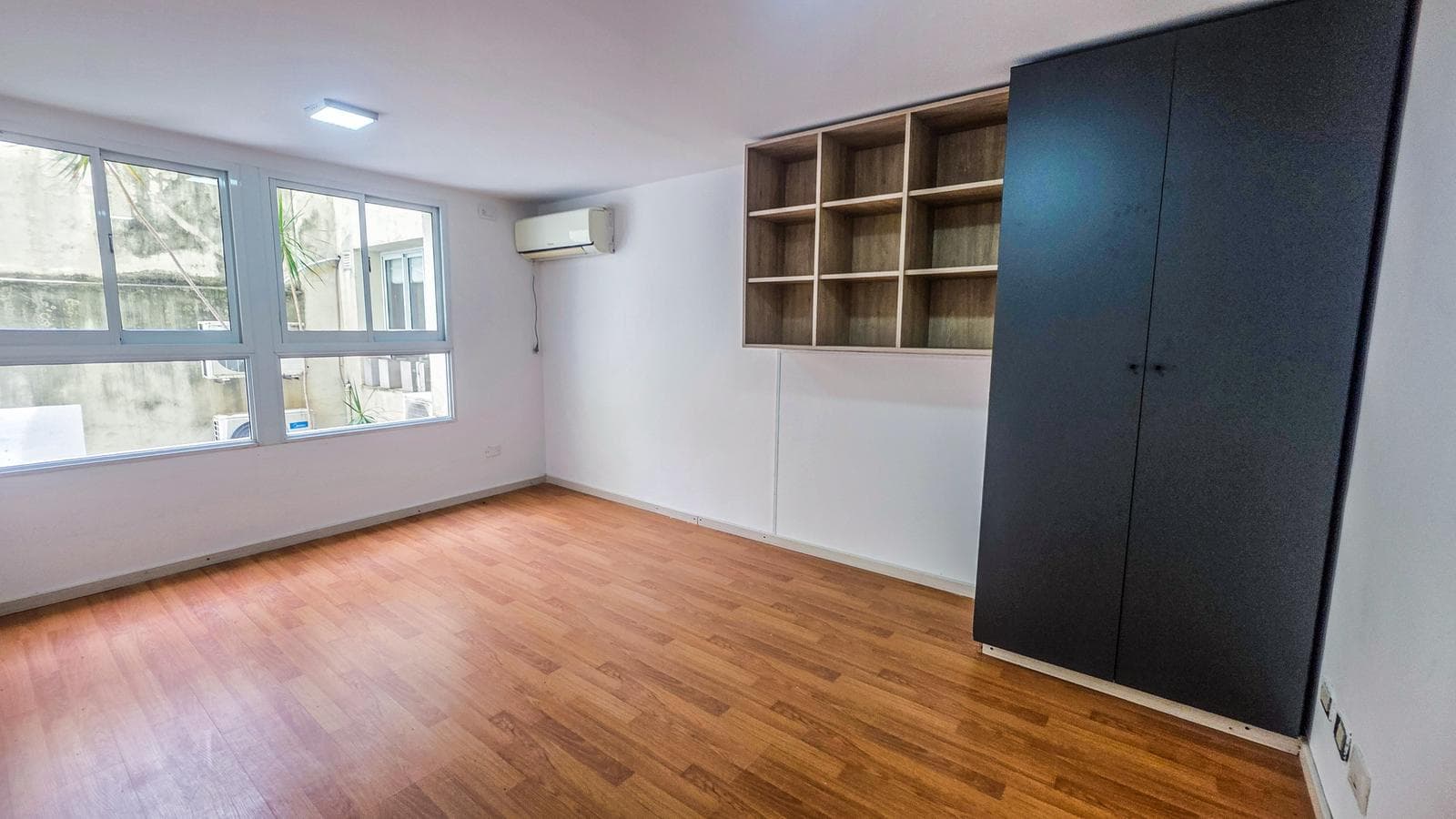 FOR SALE - 1-bedroom duplex apartment with a patio, Downtown - Rosario