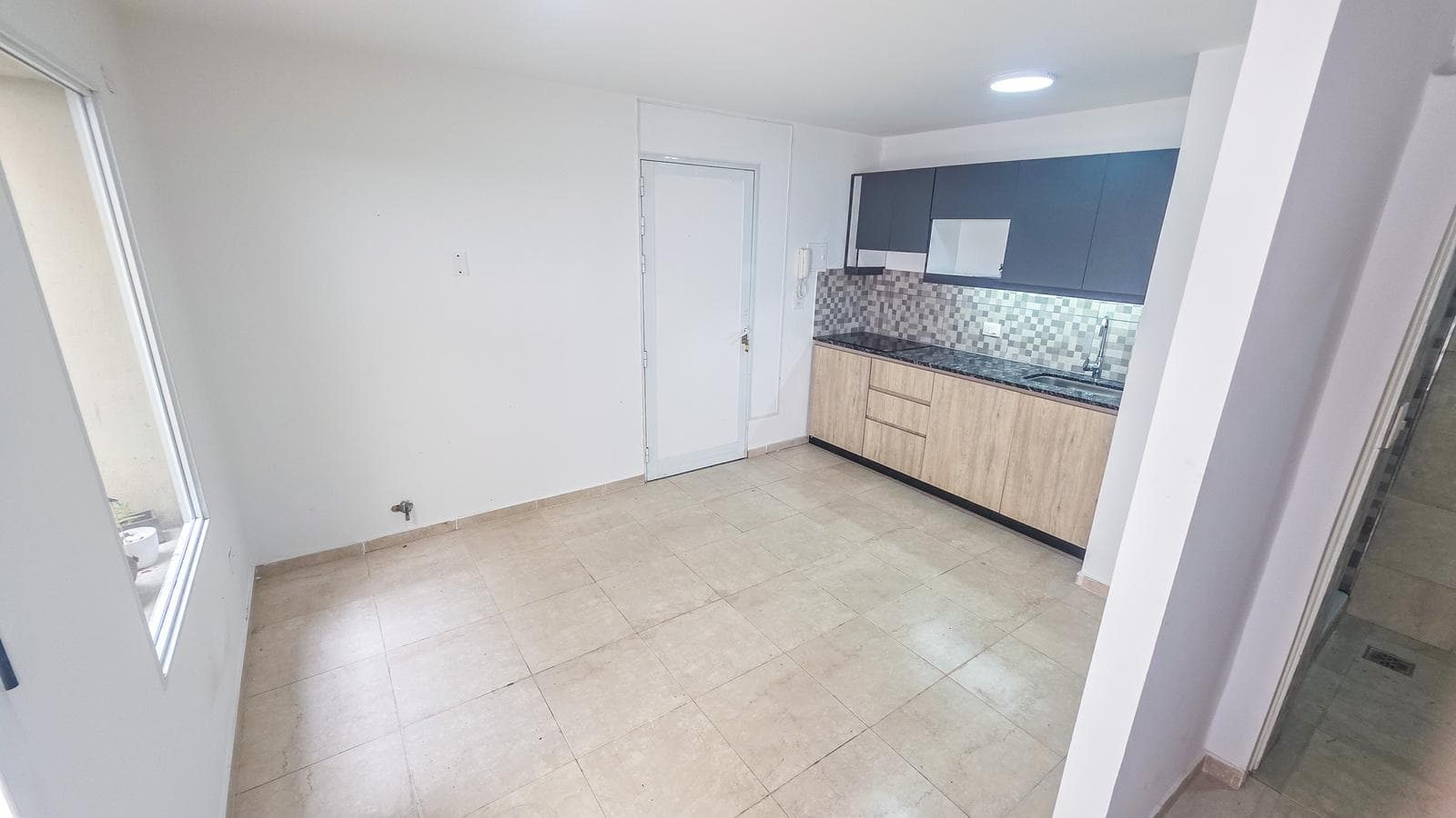 FOR SALE - 1-bedroom duplex apartment with a patio, Downtown - Rosario