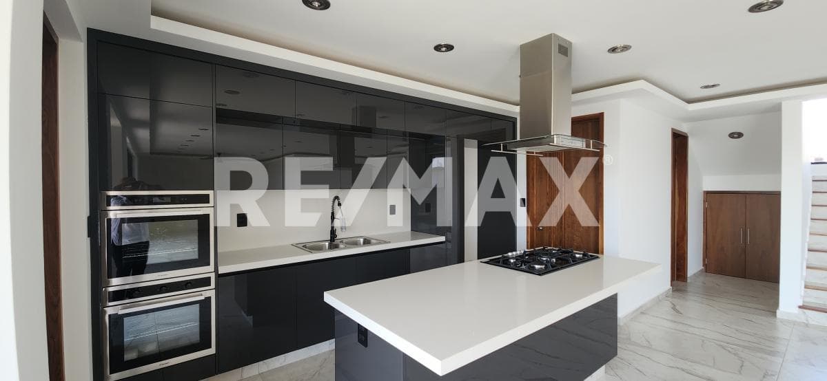 House for Sale in Morelos, Lomas de Cocoyoc