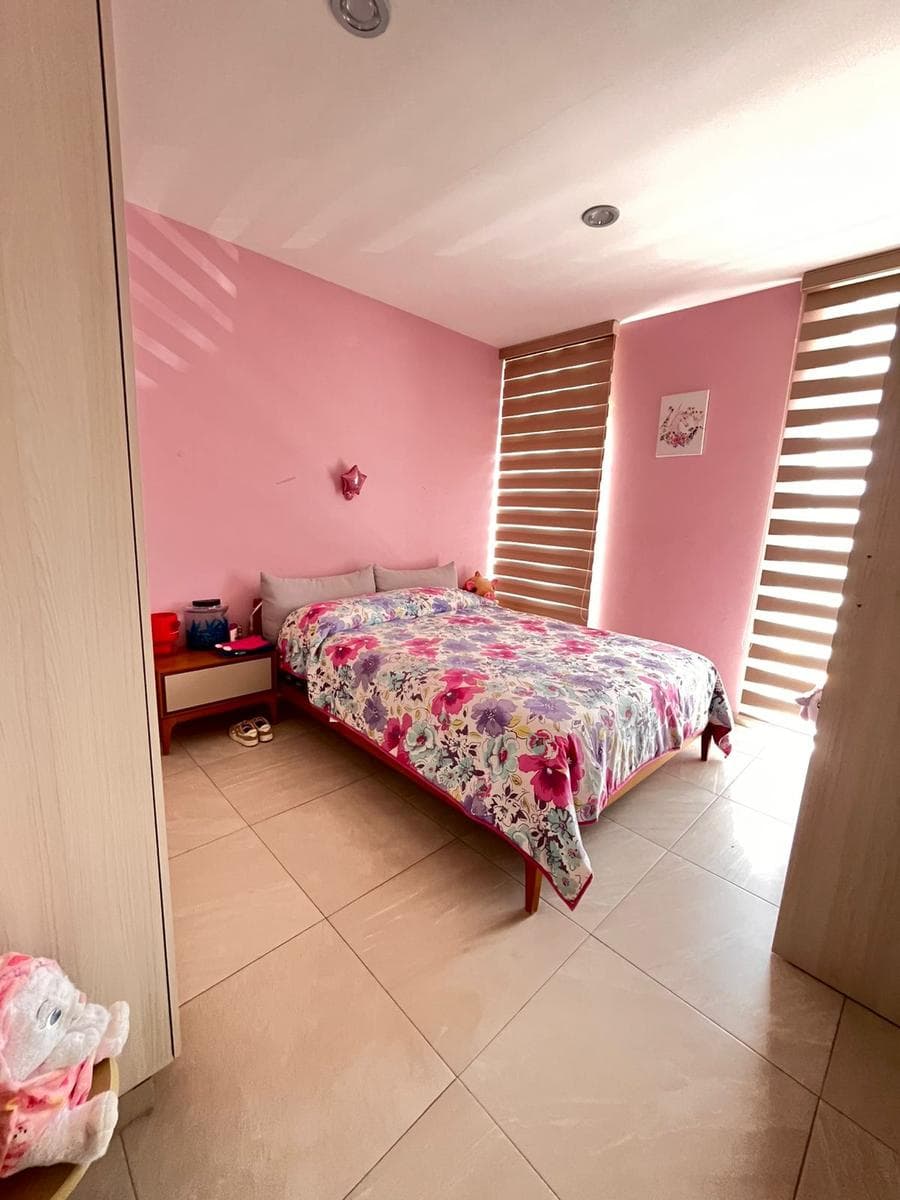 SPACIOUS HOUSE FOR SALE IN REAL DEL BOSQUE, CORREGIDORA, QRO. BEDROOM ON THE GROUND FLOOR. House in a condominium