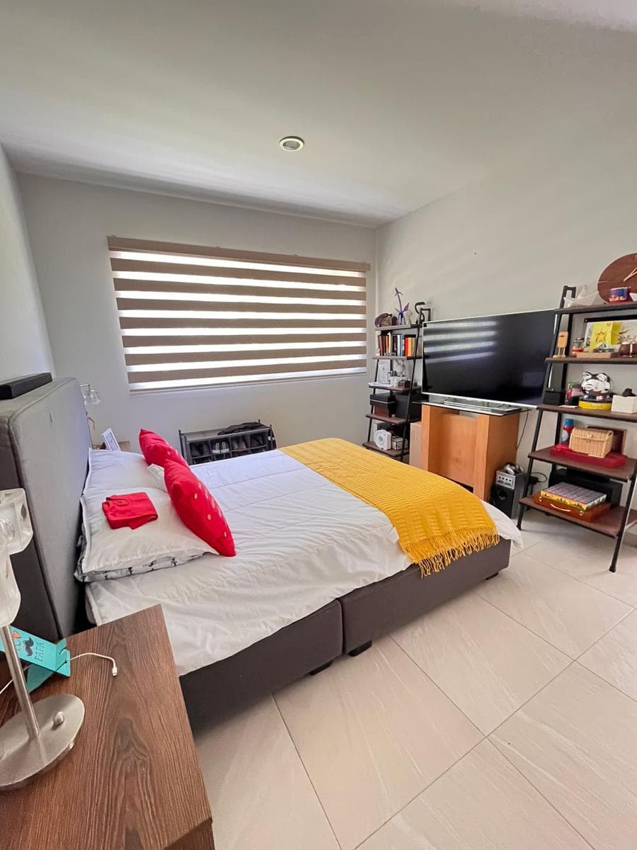SPACIOUS HOUSE FOR SALE IN REAL DEL BOSQUE, CORREGIDORA, QRO. BEDROOM ON THE GROUND FLOOR. House in a condominium