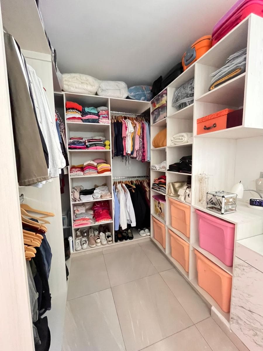SPACIOUS HOUSE FOR SALE IN REAL DEL BOSQUE, CORREGIDORA, QRO. BEDROOM ON THE GROUND FLOOR. House in a condominium