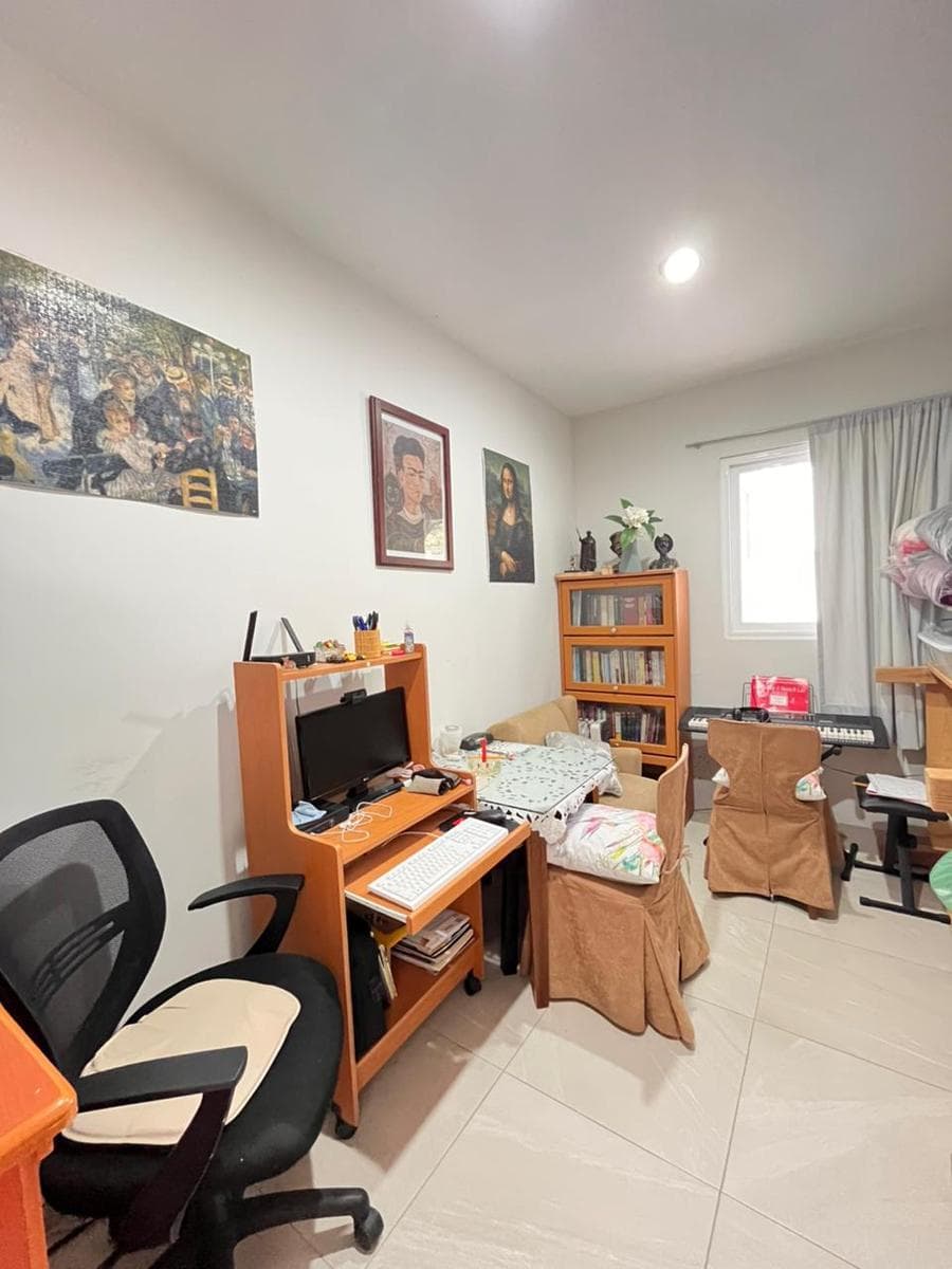 SPACIOUS HOUSE FOR SALE IN REAL DEL BOSQUE, CORREGIDORA, QRO. BEDROOM ON THE GROUND FLOOR. House in a condominium
