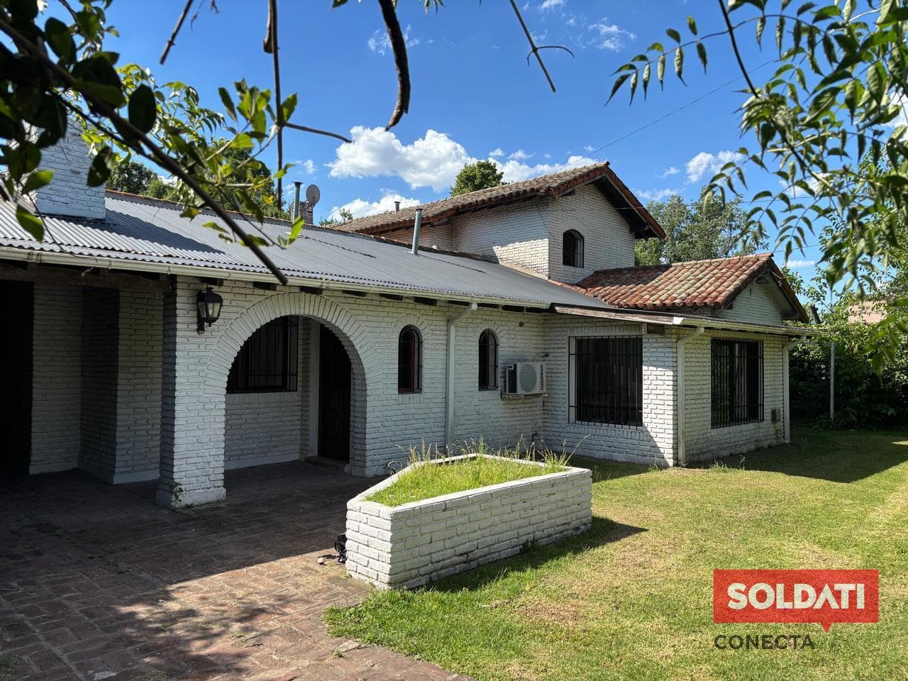 House for Sale - Los Nogales.