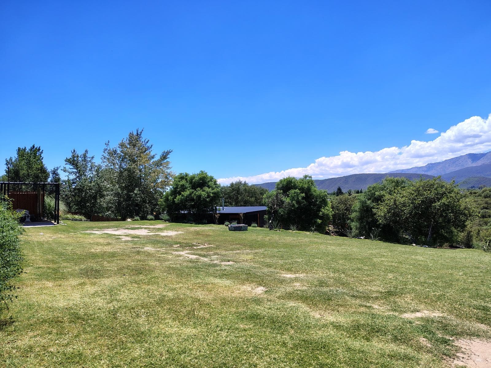 Modern House for Sale with Pool and Panoramic Views of the Mountains, Exclusive Setting | Villa de Las Rosas
