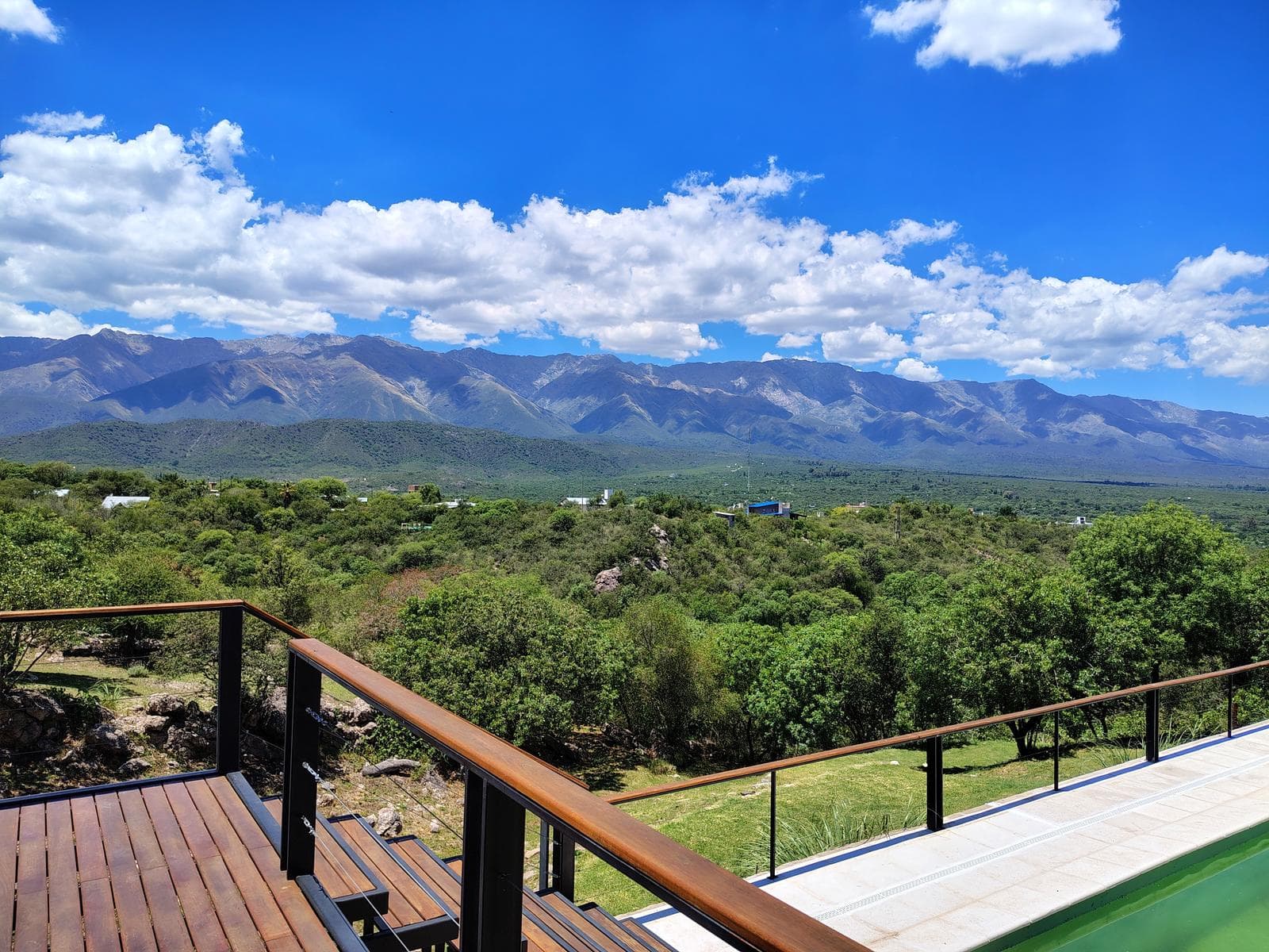 Modern House for Sale with Pool and Panoramic Views of the Mountains, Exclusive Setting | Villa de Las Rosas