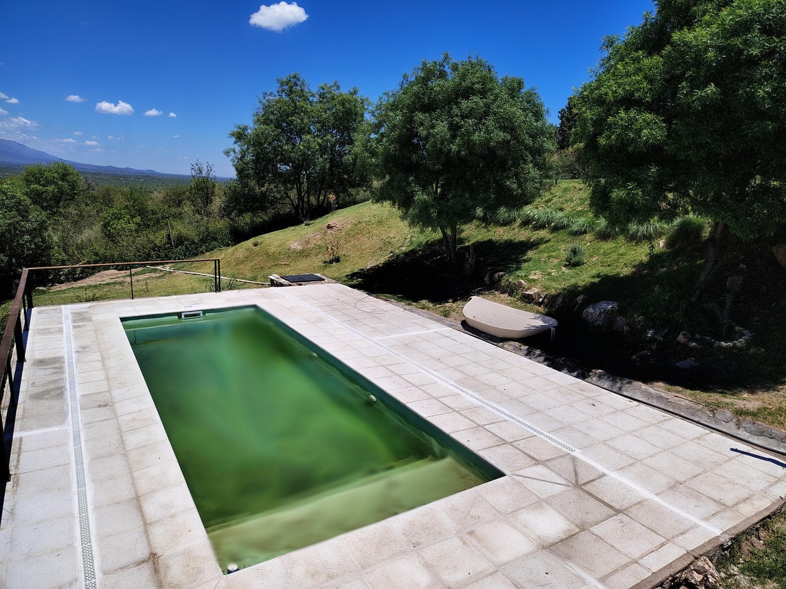 Modern House for Sale with Pool and Panoramic Views of the Mountains, Exclusive Setting | Villa de Las Rosas