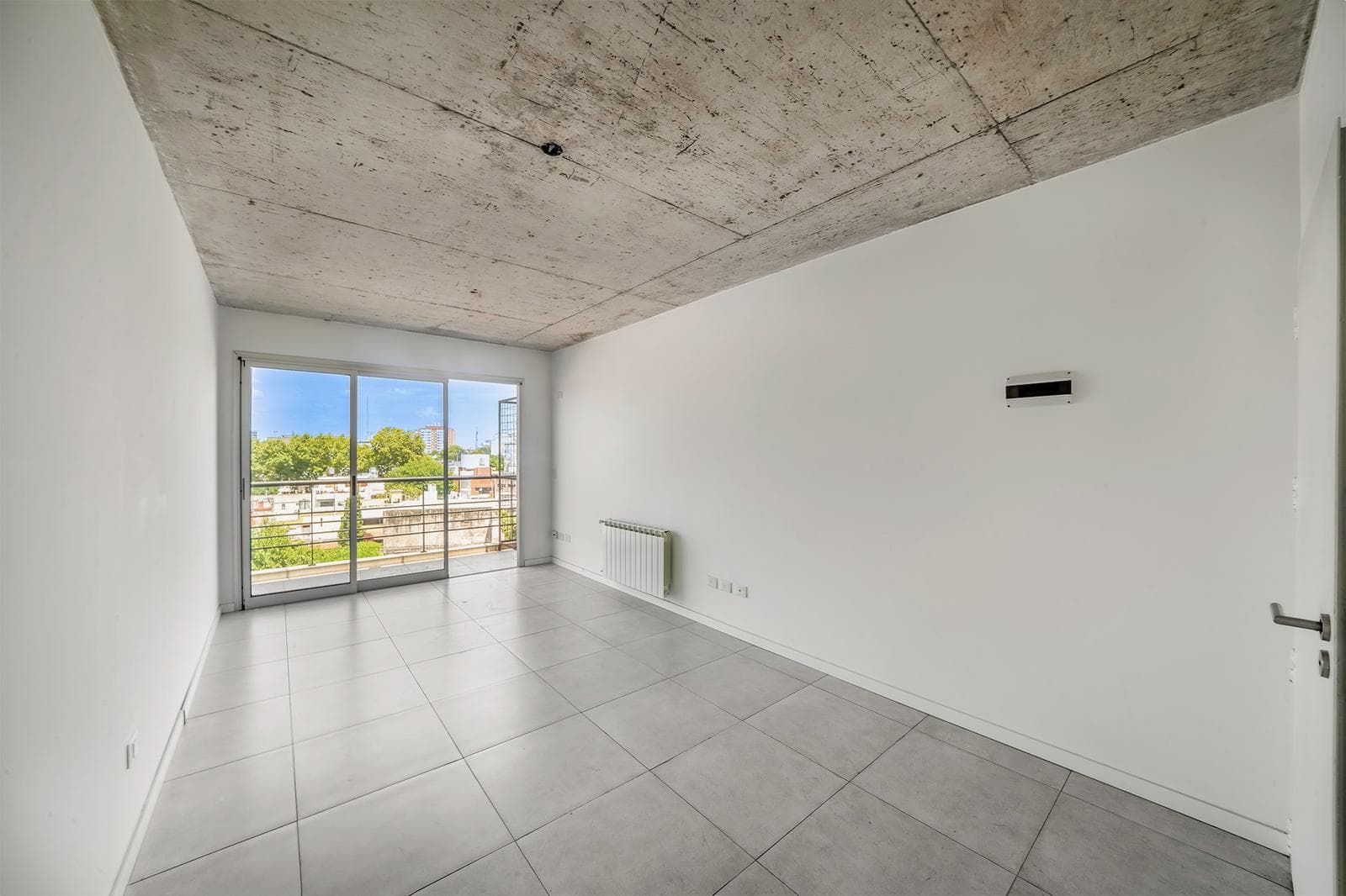 Brand-new two-room apartment with a balcony for sale in Liniers