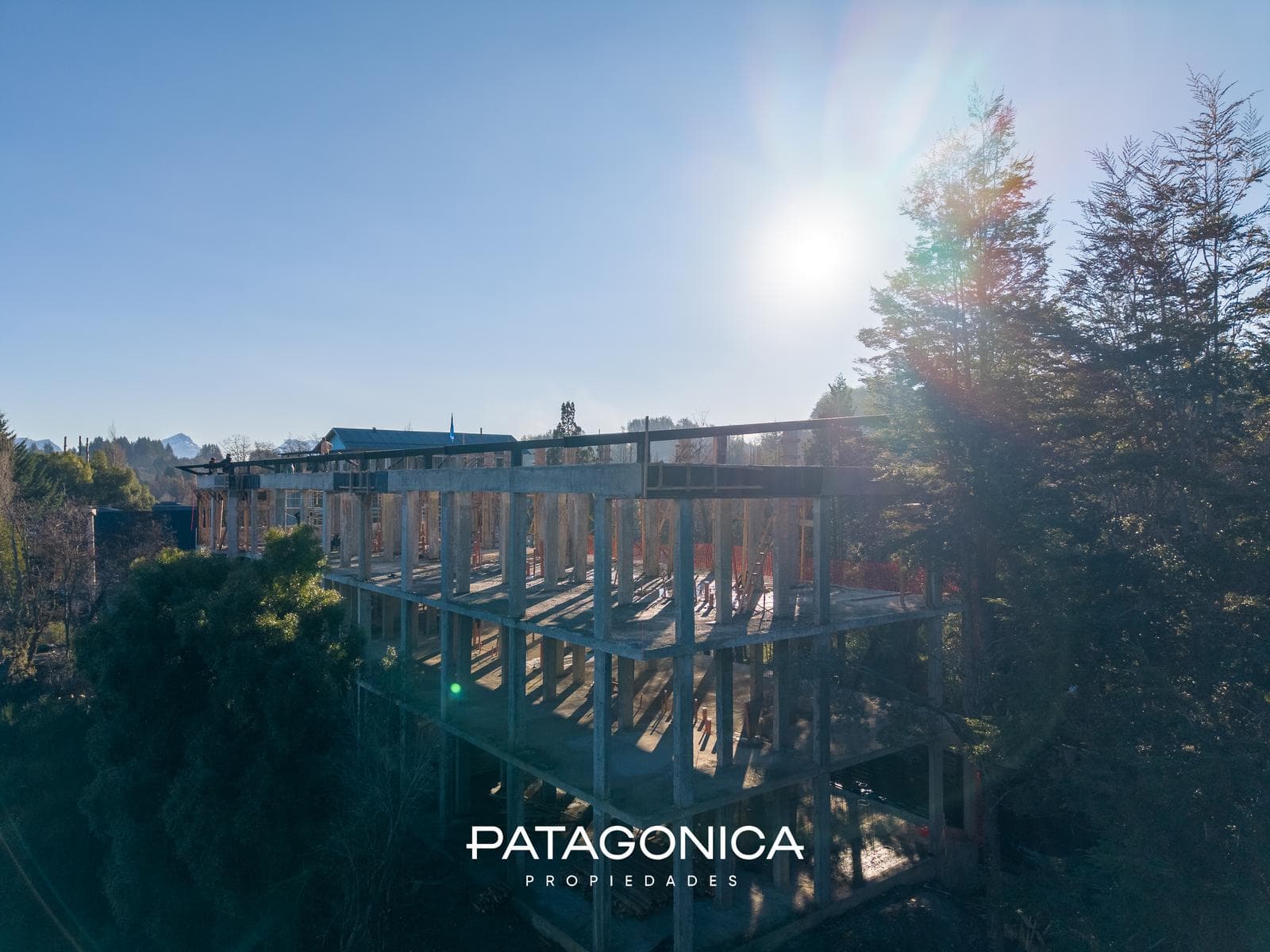 45 m² ground-floor apartment with mountain views. 50% down payment, 18 monthly payments