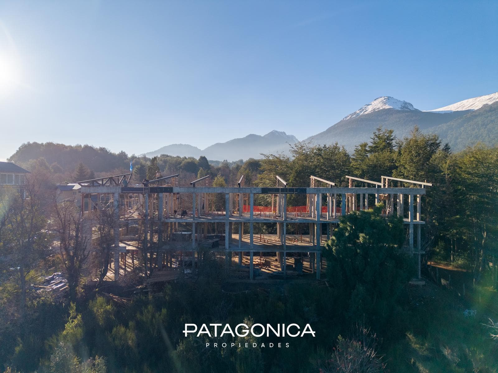 45 m² ground-floor apartment with mountain views. 50% down payment, 18 monthly payments