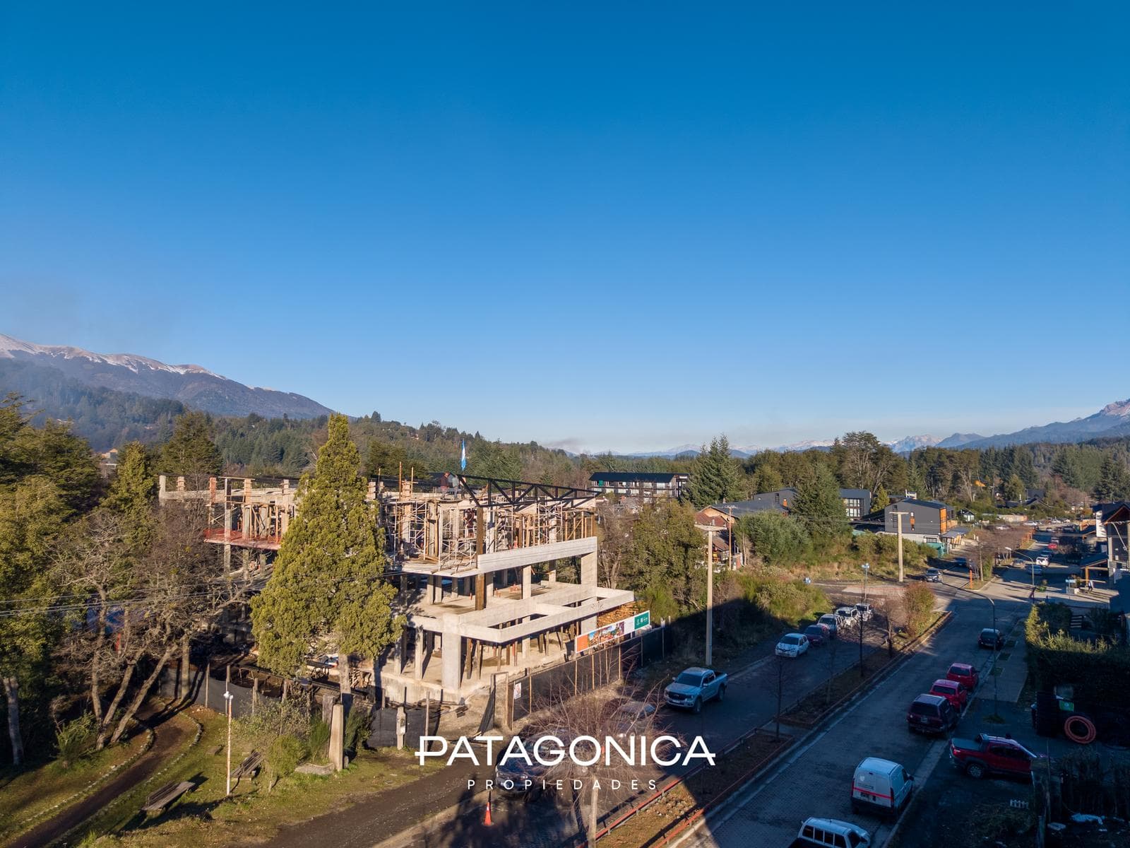 45 m² ground-floor apartment with mountain views. 50% down payment, 18 monthly payments