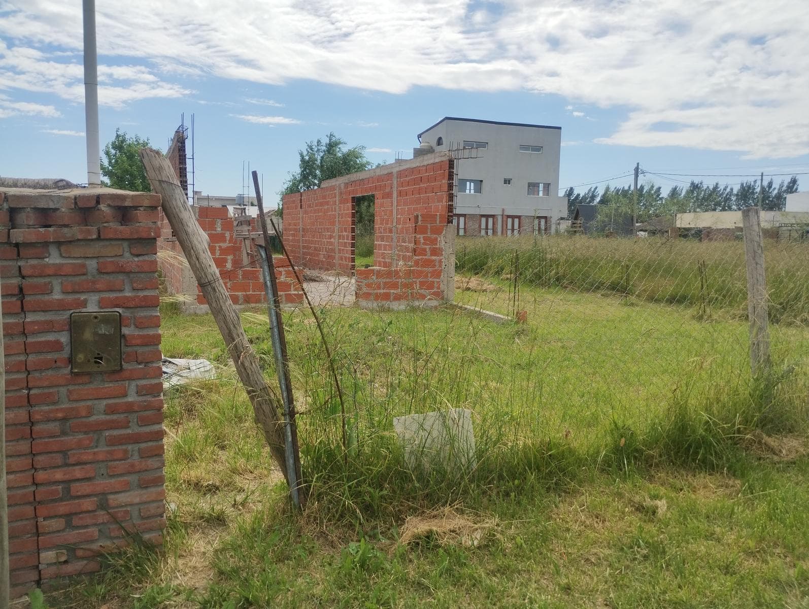 PLOT FOR SALE with construction to be completed in SAN VICENTE