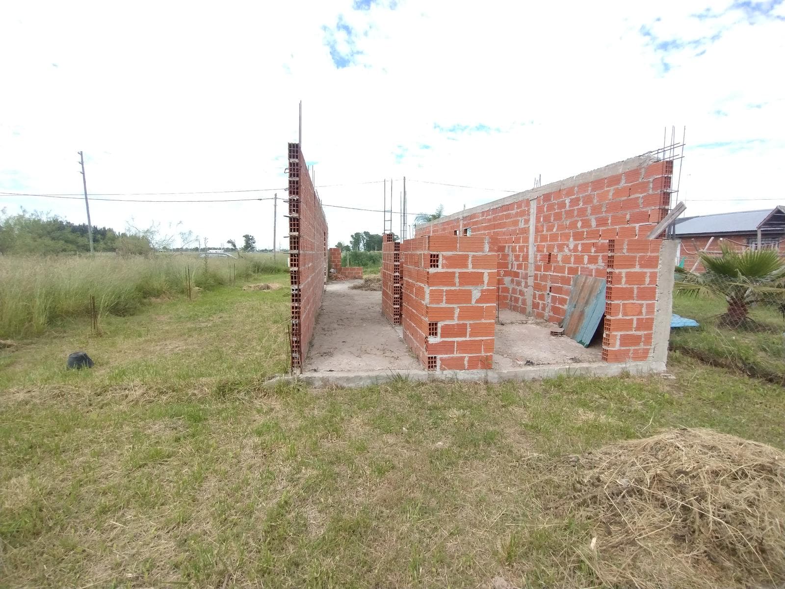 PLOT FOR SALE with construction to be completed in SAN VICENTE