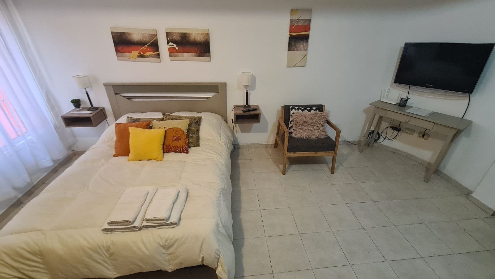 Short-Term Rental: Studio Apartment with Patio