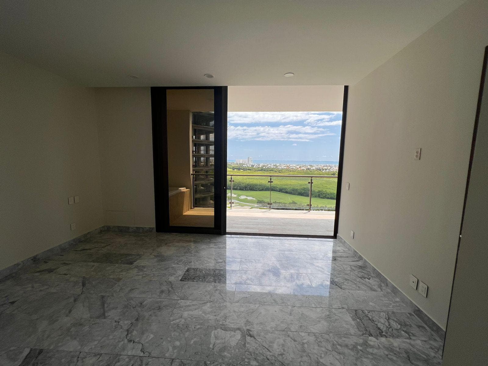 Apartment for Sale, 4 Bedrooms, Bonampak Avenue, Be Towers, Puerto Cancún.