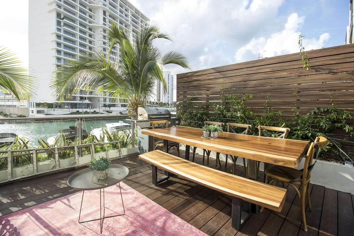 5-bedroom townhouse in Puerto Cancun with solar panels