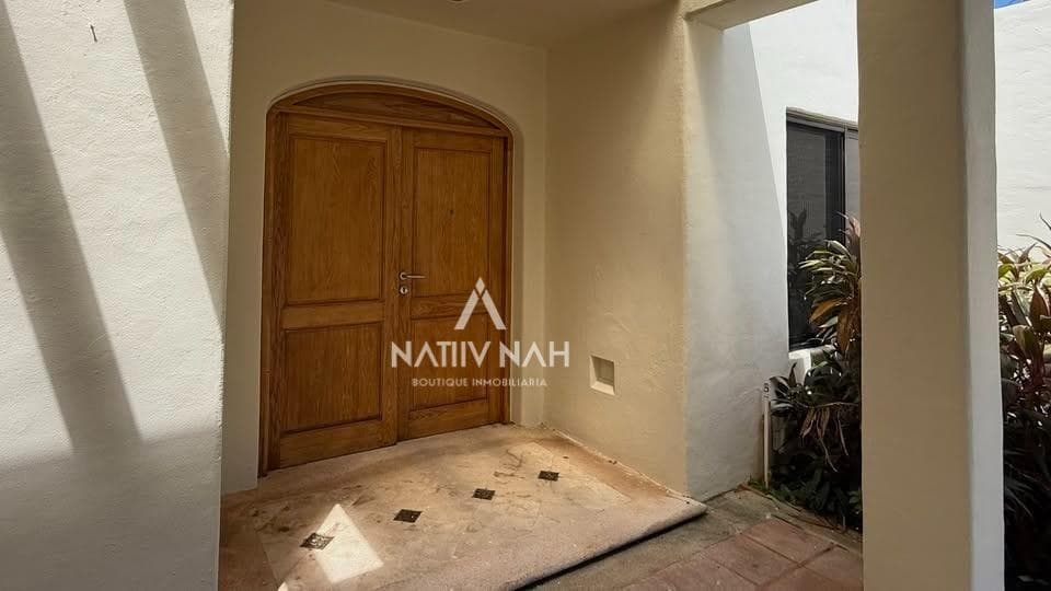 House for Sale/Rent, 3 Bedrooms, TV Room, in Isla Dorada, Hotel Zone, Cancún