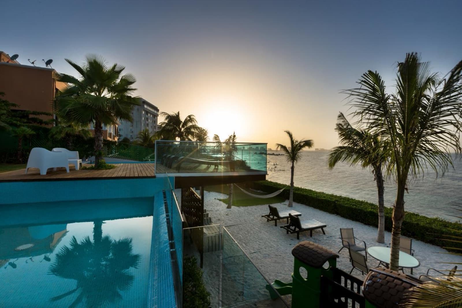 Luxurious and Modern Beachfront Villa for Sale in Cancún