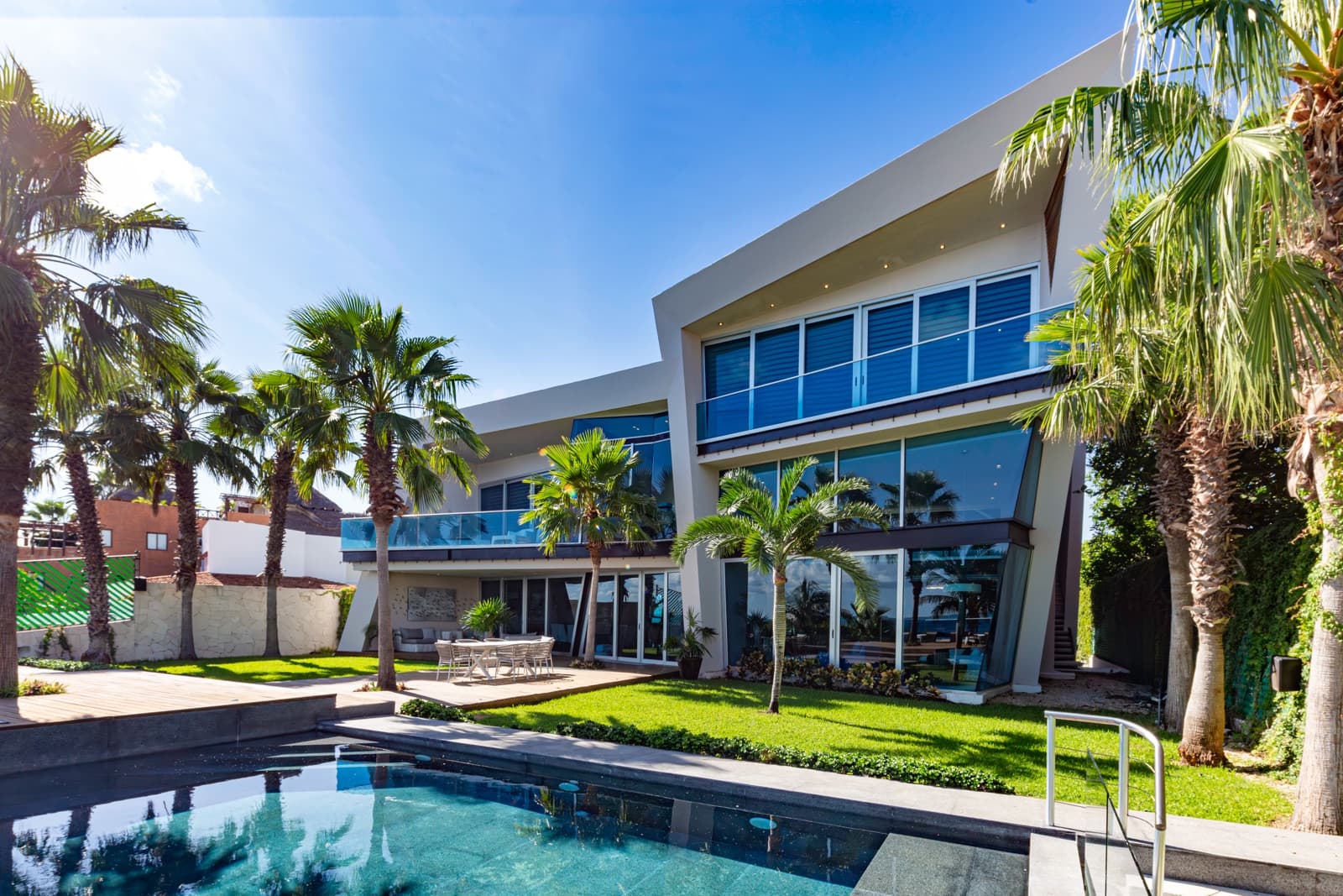 Luxurious and Modern Beachfront Villa for Sale in Cancún