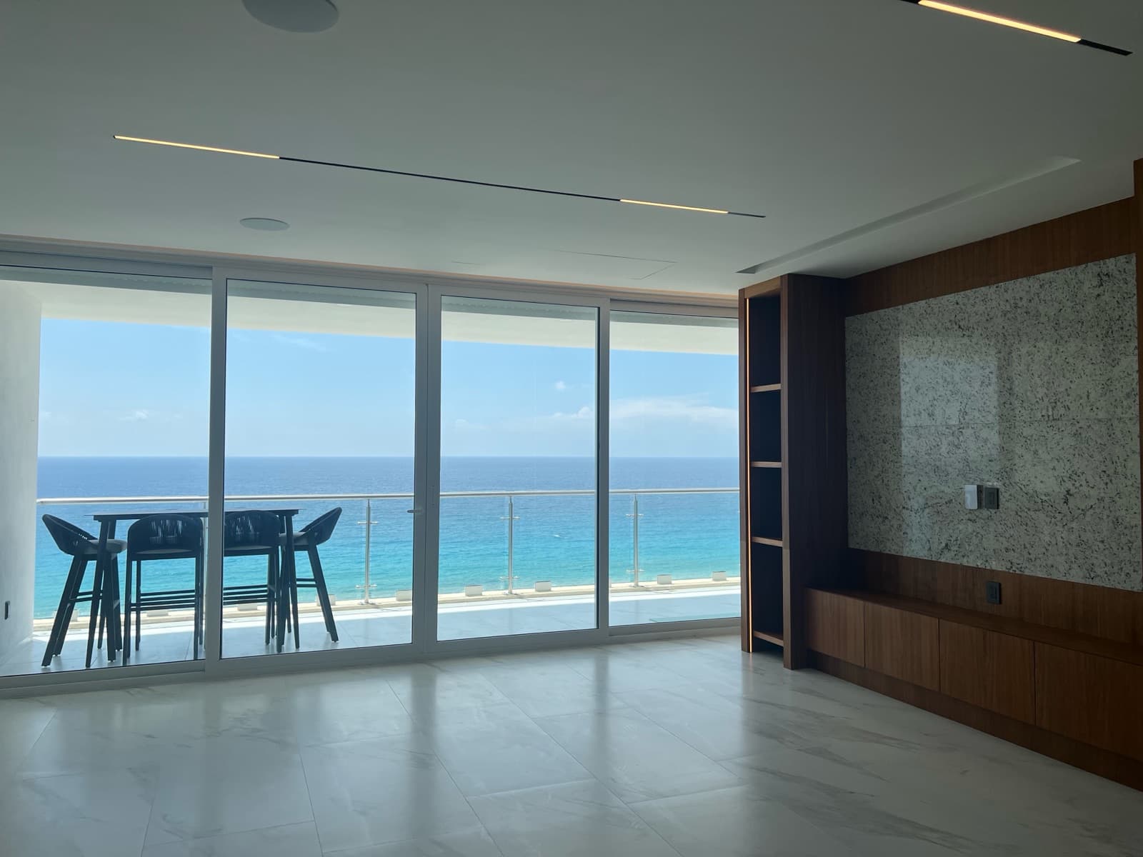 Apartment for Sale, 4 Bedrooms, Beachfront, EMERALD, Hotel Zone, Cancún