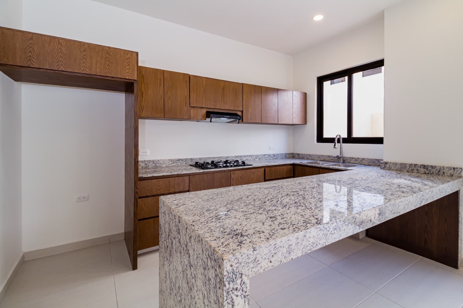 House for Sale, 3 Bedrooms, Patio/Garden in Río, Av. Huayacán, Cancún