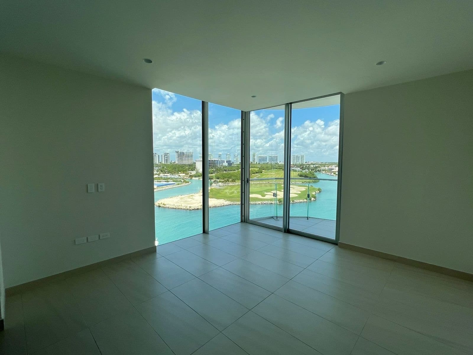 Apartment for Sale/Rent, 3 Bedrooms, OCEAN VIEW, SLS Marina, Puerto Cancún.