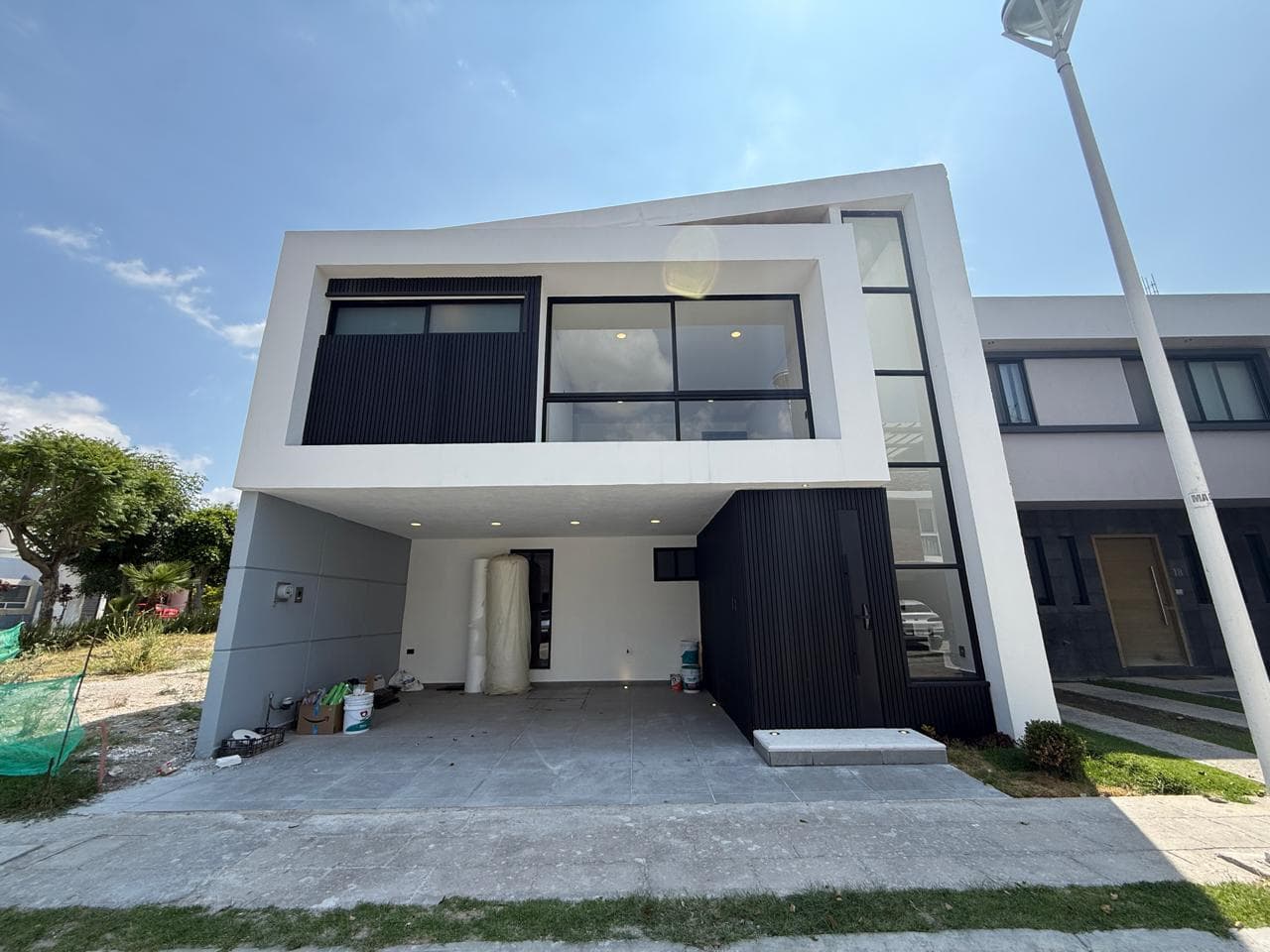 House for Sale - Parque Yucatán - Lomas de Angelópolis