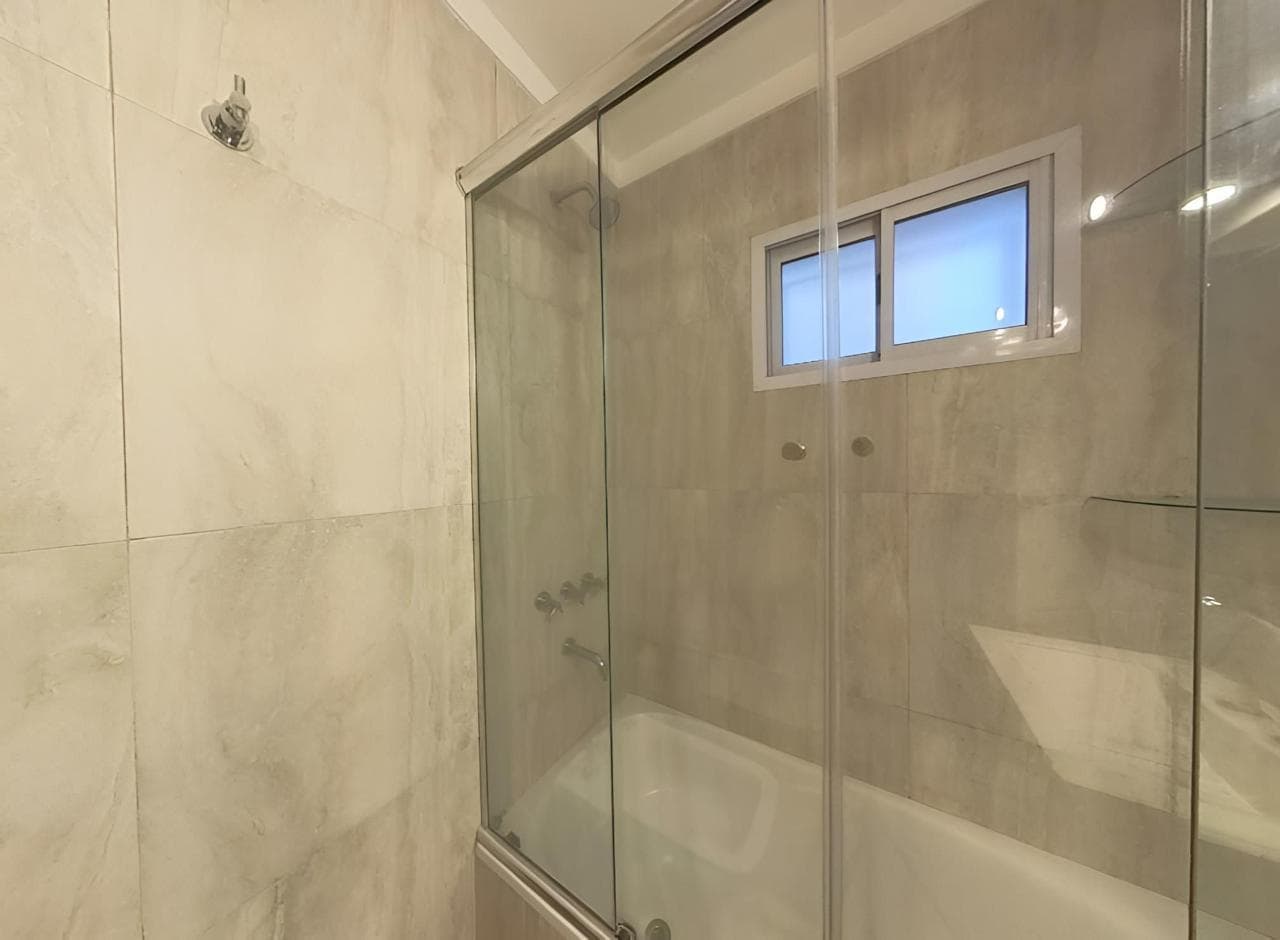 4-Room Apartment for Sale in Recoleta with a Long Balcony