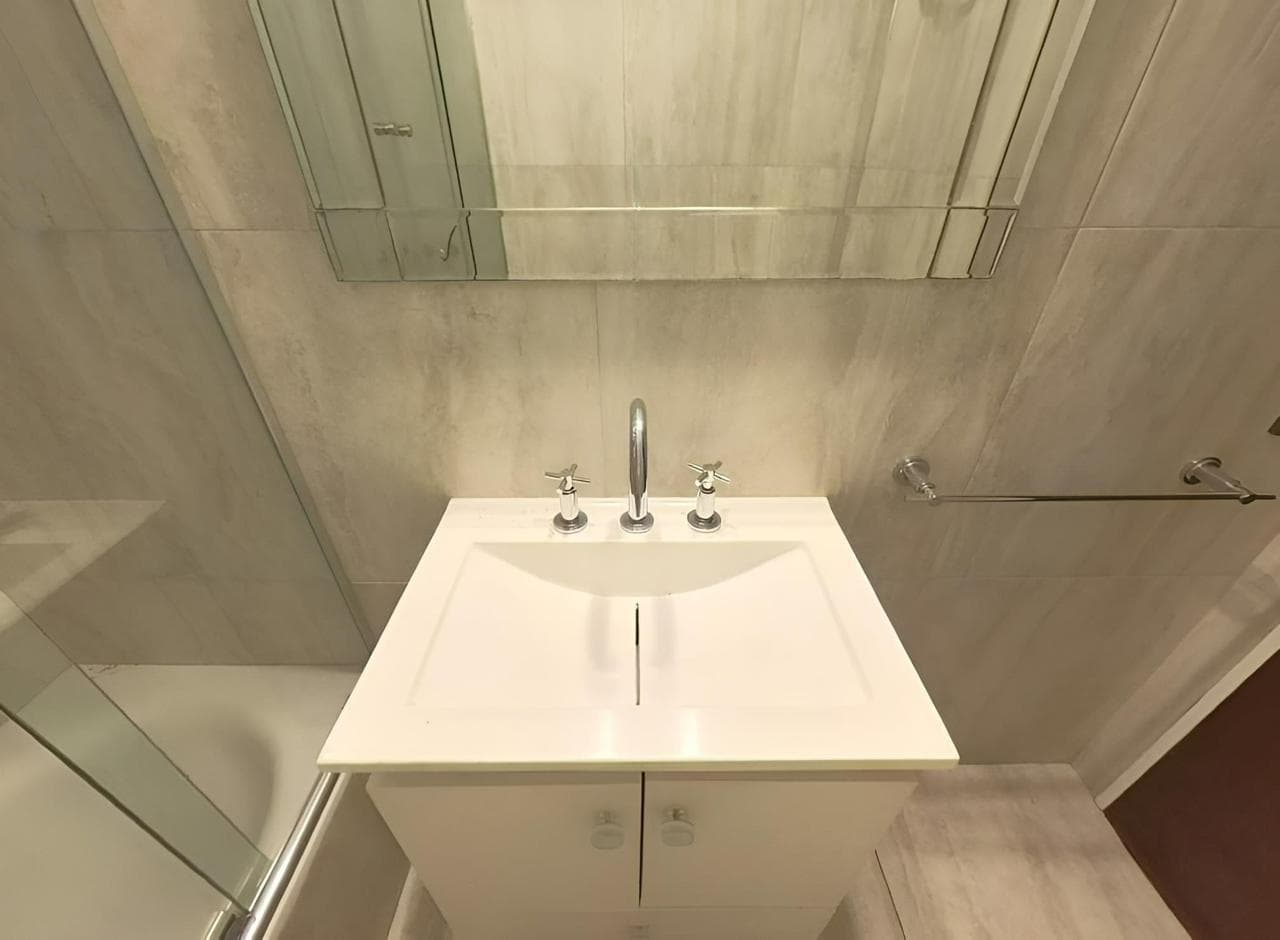 4-Room Apartment for Sale in Recoleta with a Long Balcony
