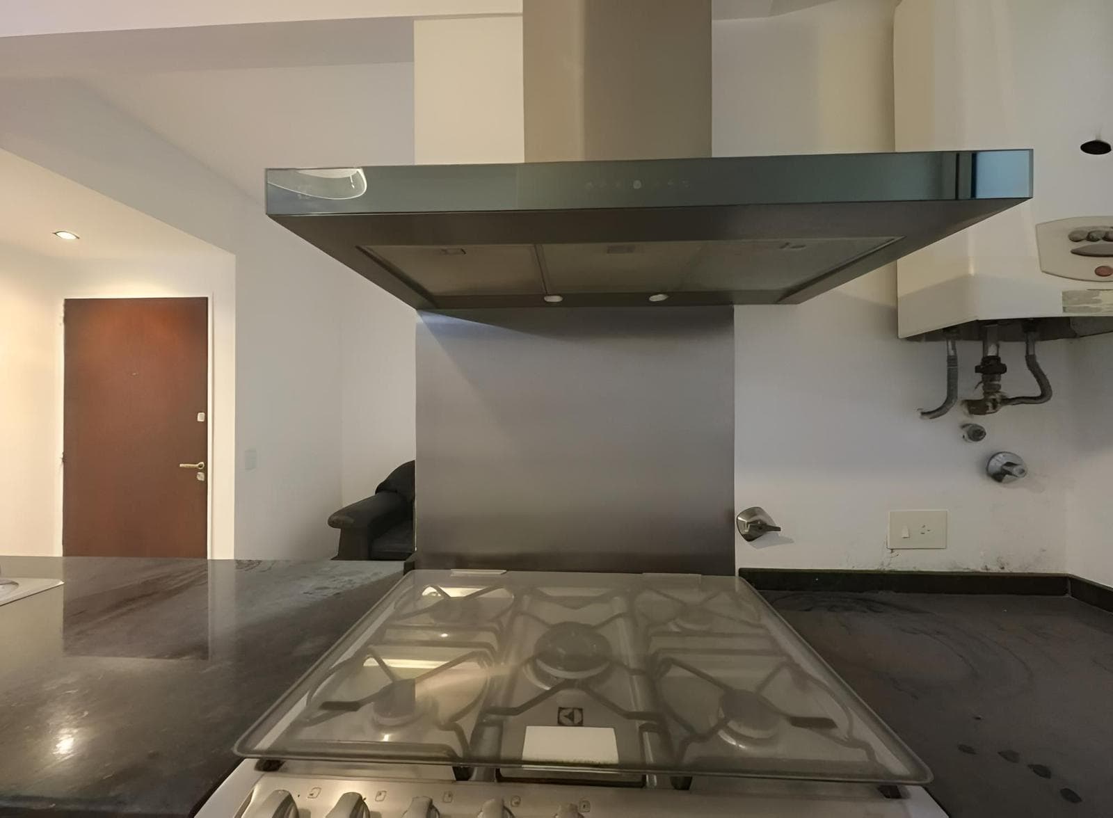 4-Room Apartment for Sale in Recoleta with a Long Balcony