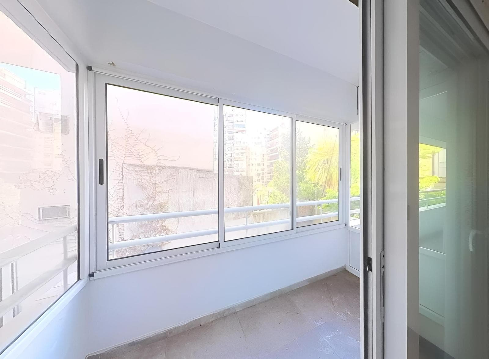 4-Room Apartment for Sale in Recoleta with a Long Balcony