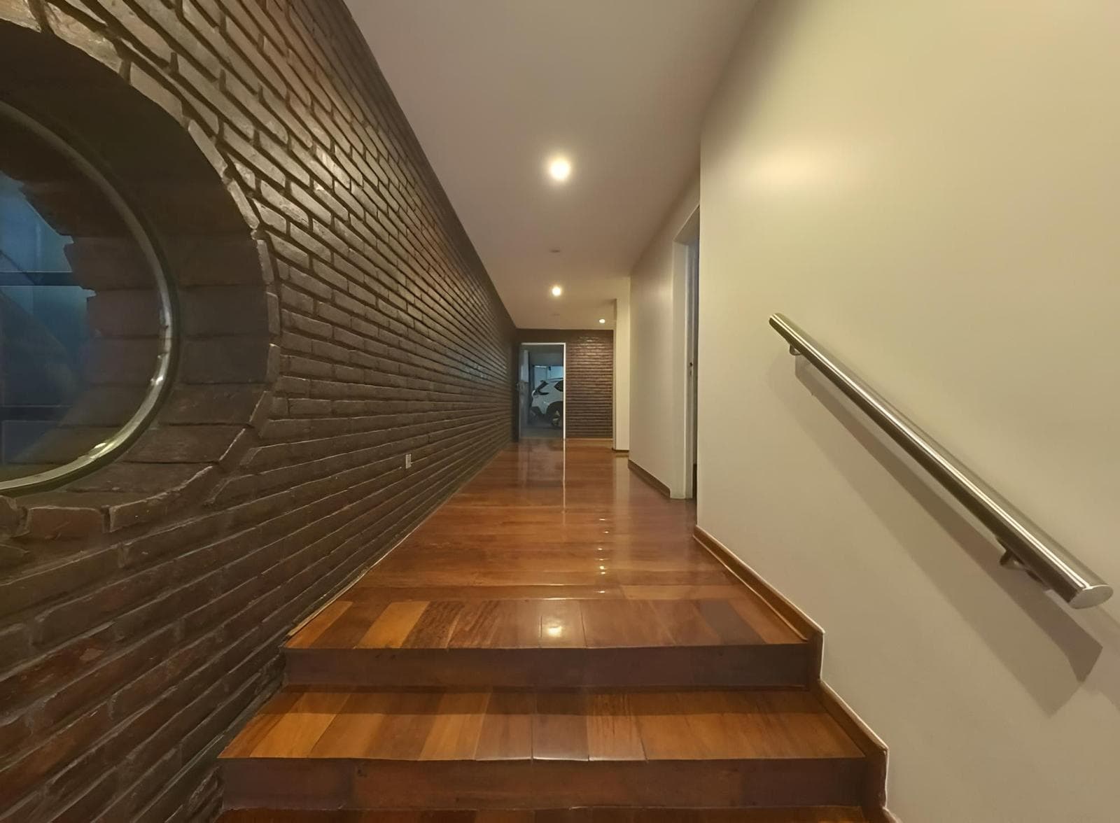 4-Room Apartment for Sale in Recoleta with a Long Balcony