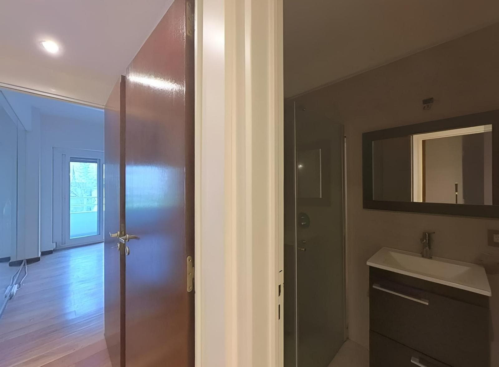 4-Room Apartment for Sale in Recoleta with a Long Balcony