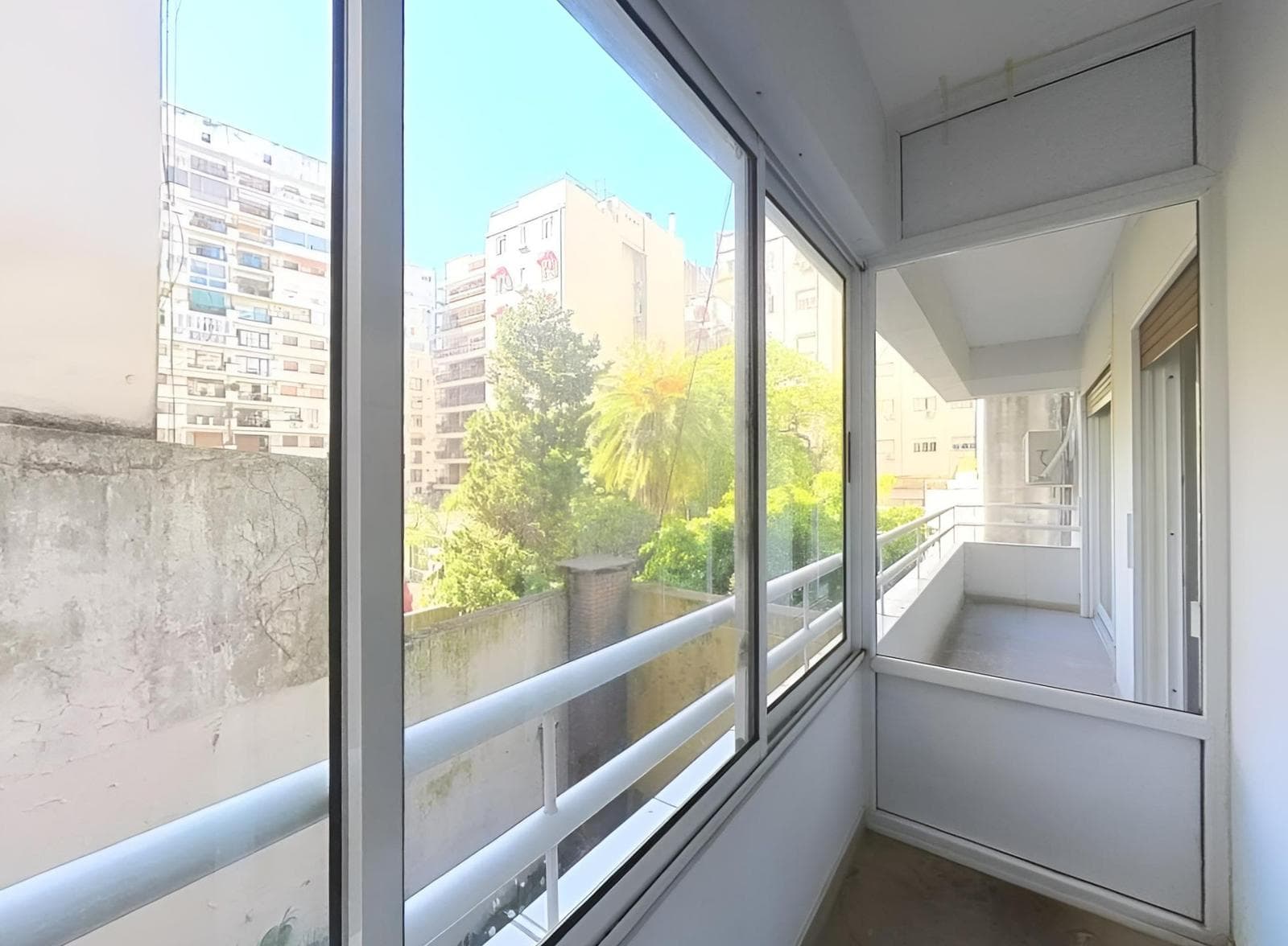 4-Room Apartment for Sale in Recoleta with a Long Balcony