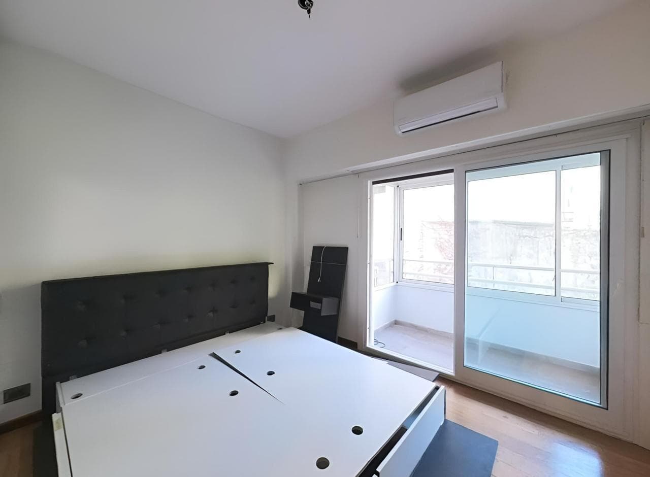 4-Room Apartment for Sale in Recoleta with a Long Balcony