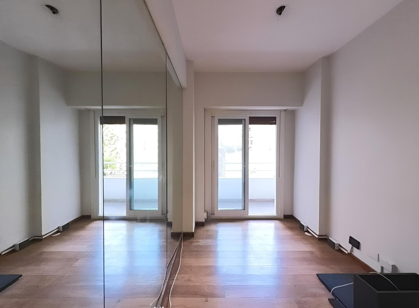 4-Room Apartment for Sale in Recoleta with a Long Balcony