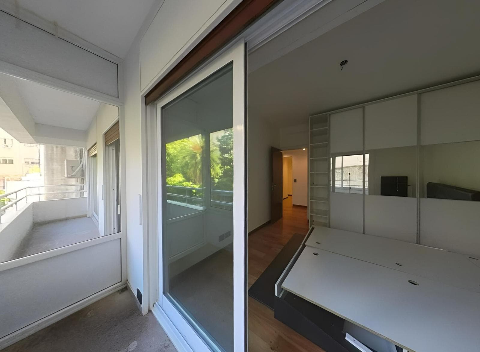 4-Room Apartment for Sale in Recoleta with a Long Balcony