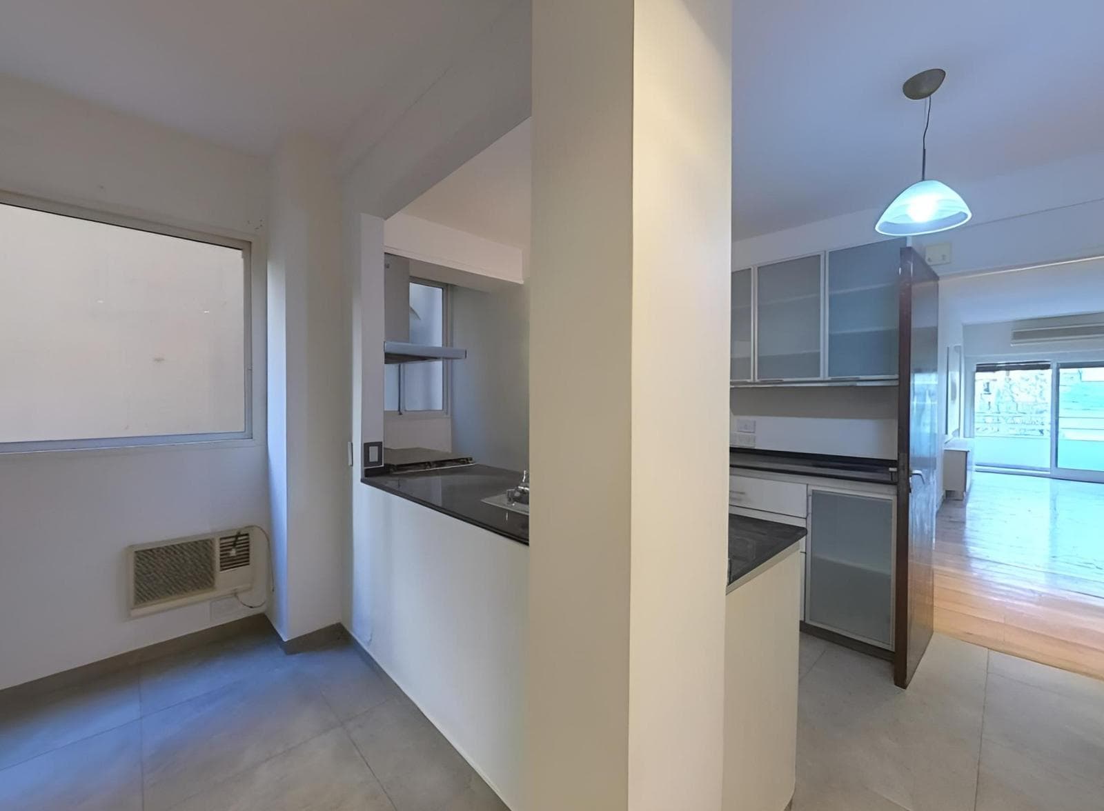 4-Room Apartment for Sale in Recoleta with a Long Balcony