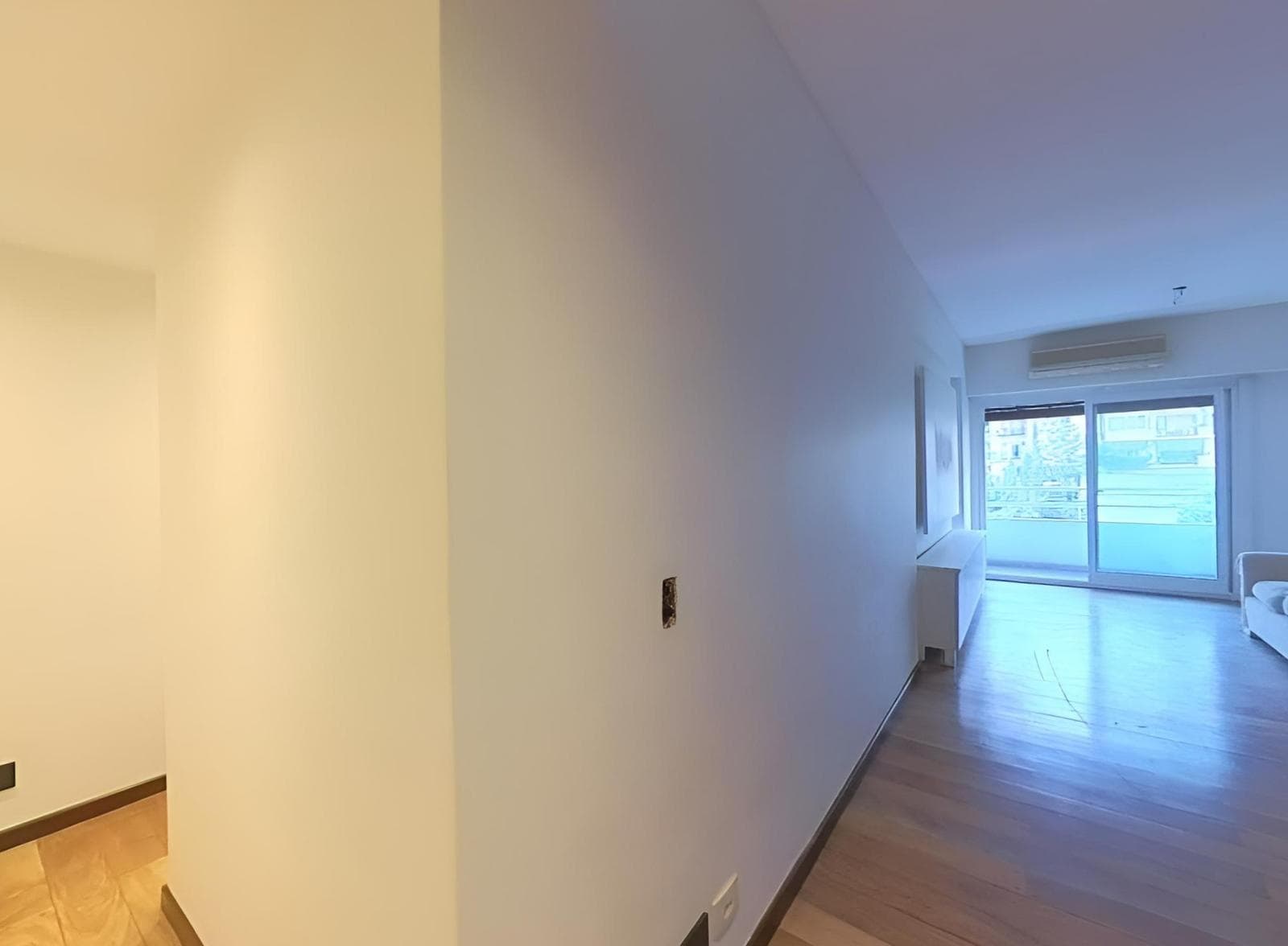 4-Room Apartment for Sale in Recoleta with a Long Balcony
