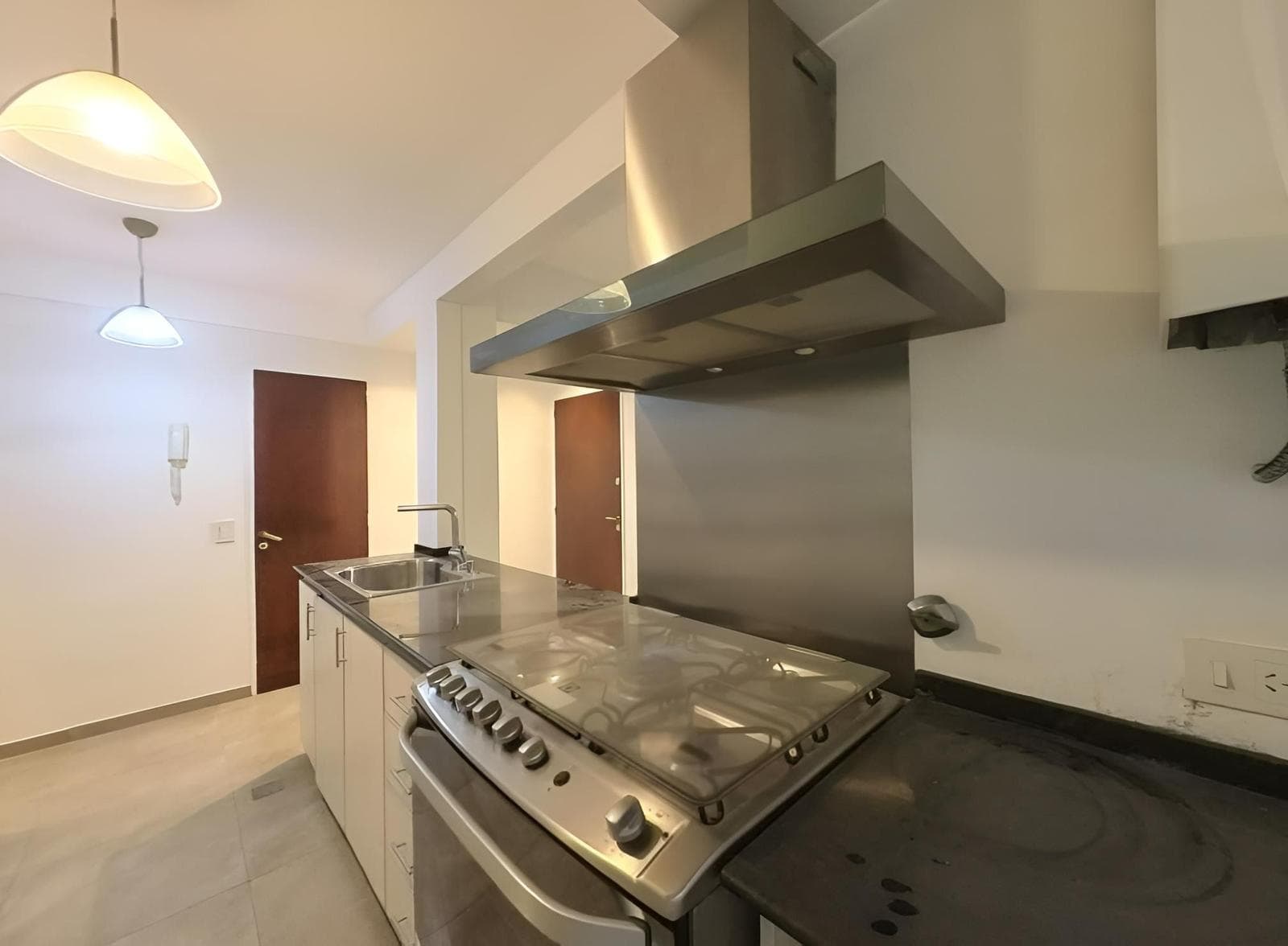 4-Room Apartment for Sale in Recoleta with a Long Balcony