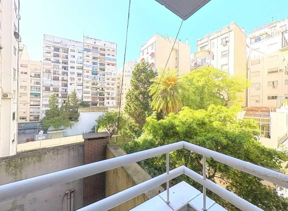 4-Room Apartment for Sale in Recoleta with a Long Balcony