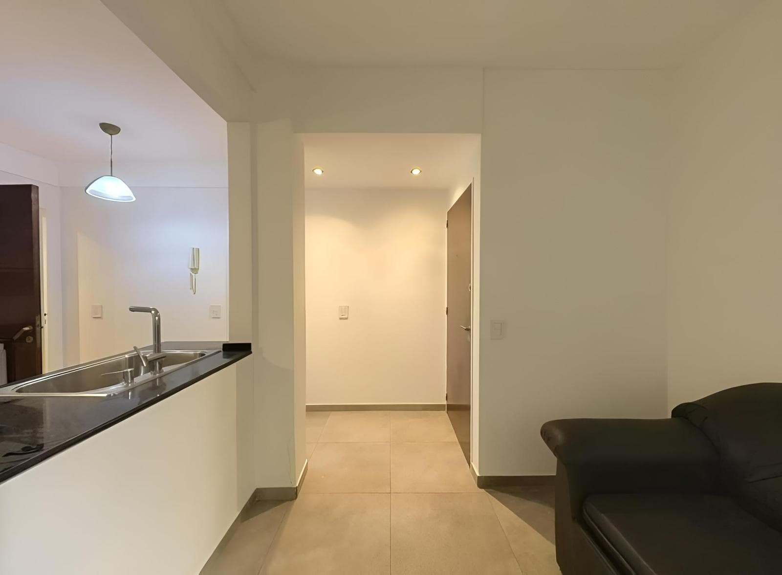4-Room Apartment for Sale in Recoleta with a Long Balcony