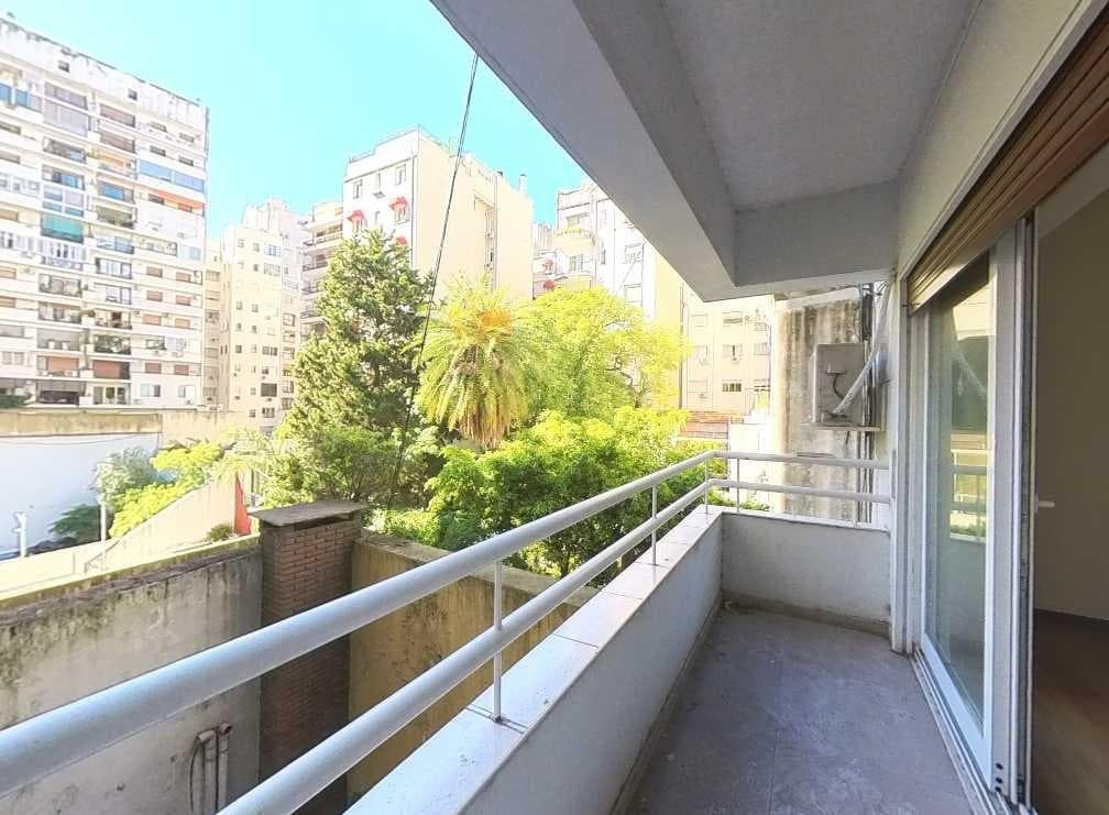 4-Room Apartment for Sale in Recoleta with a Long Balcony