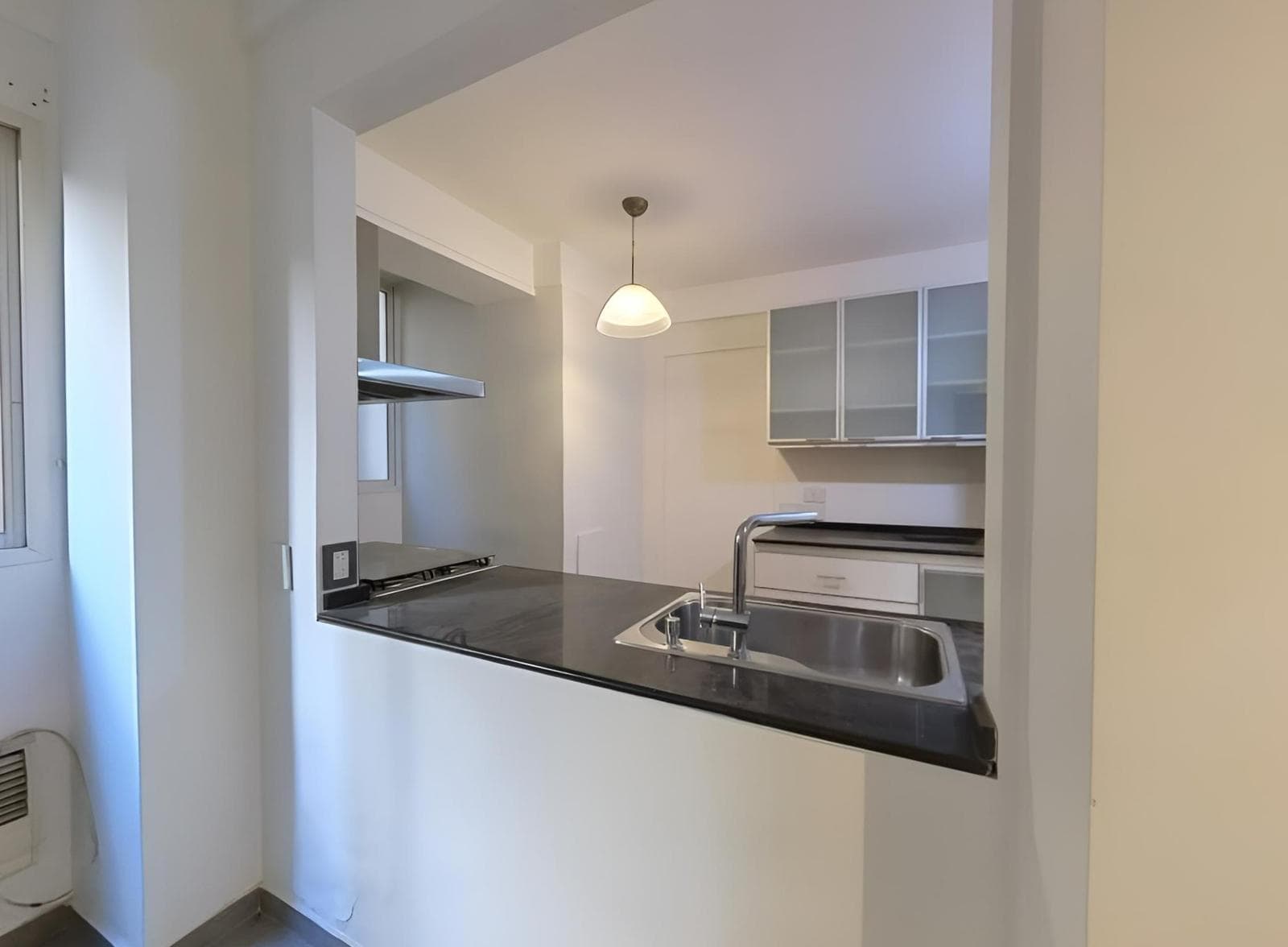 4-Room Apartment for Sale in Recoleta with a Long Balcony