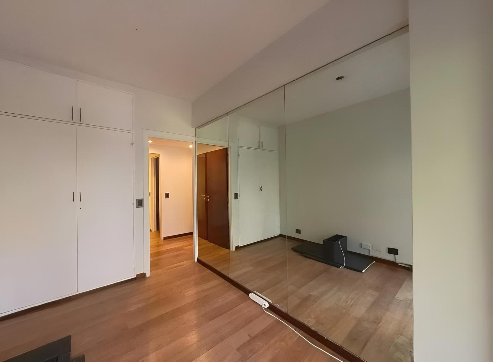 4-Room Apartment for Sale in Recoleta with a Long Balcony