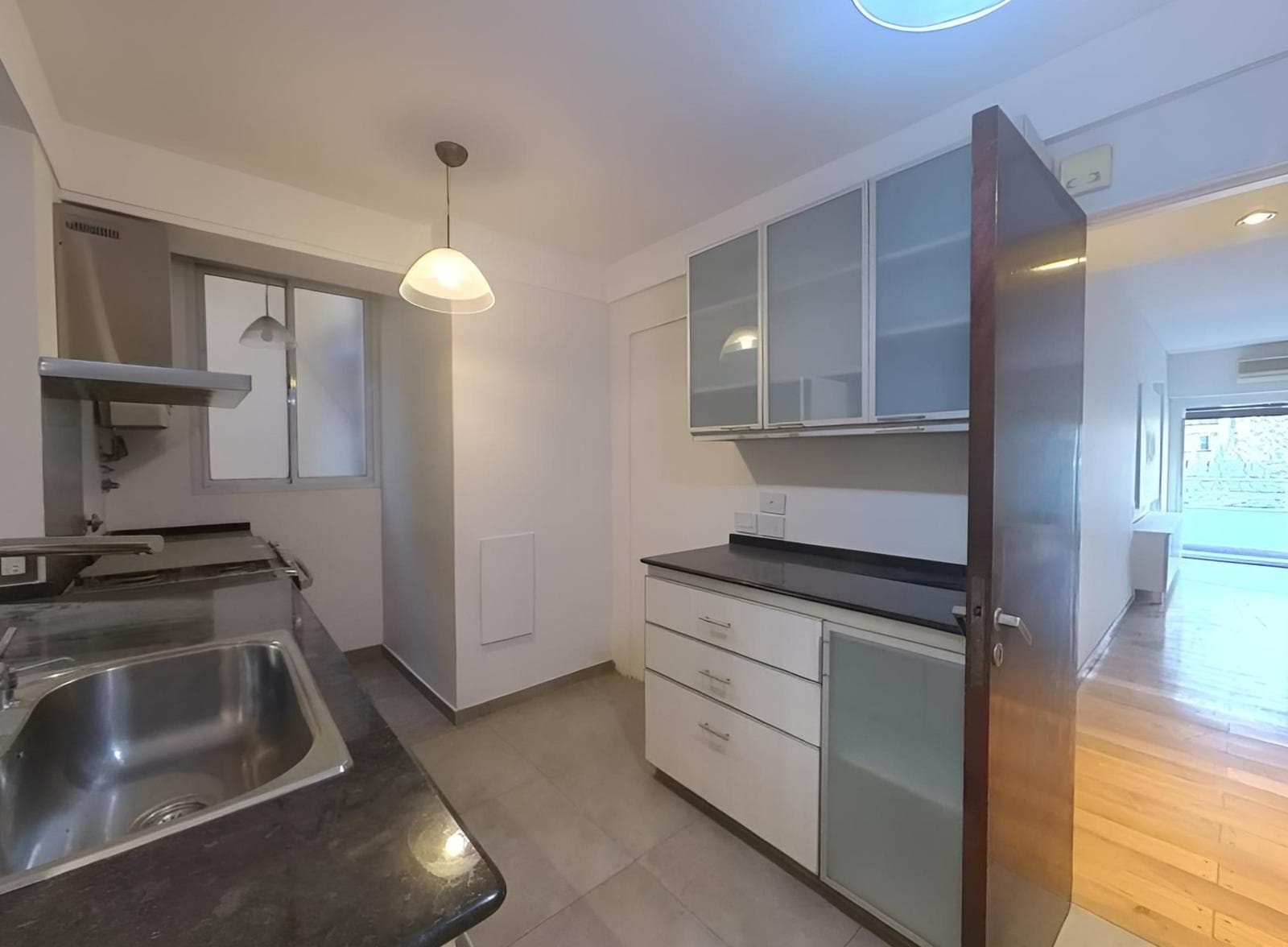 4-Room Apartment for Sale in Recoleta with a Long Balcony