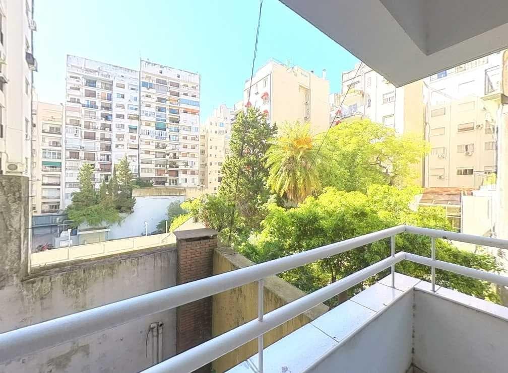 4-Room Apartment for Sale in Recoleta with a Long Balcony