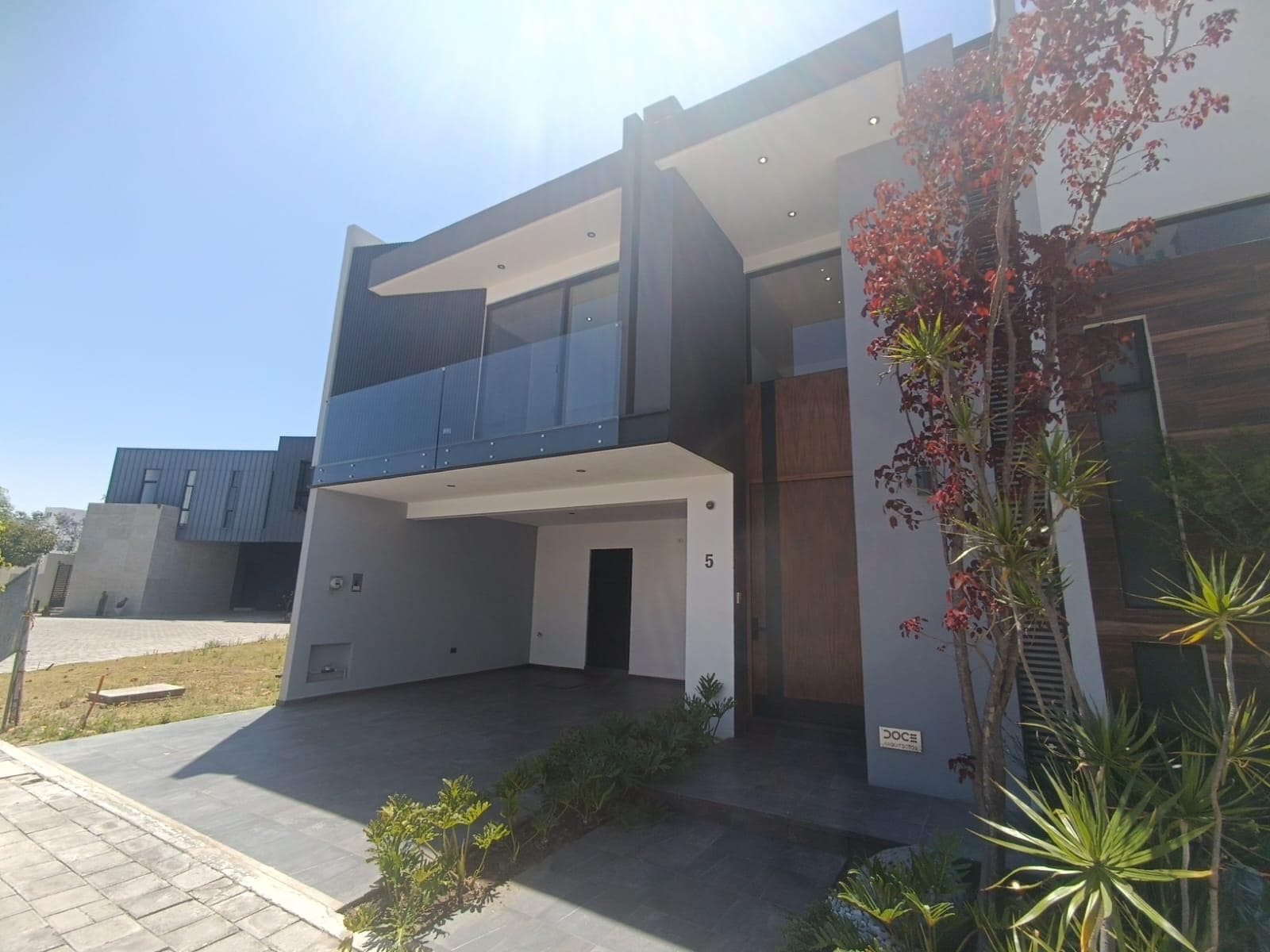 House for sale, across from Chedraui in the exclusive Cascatta neighborhood, Lomas de Angelópolis, Puebla