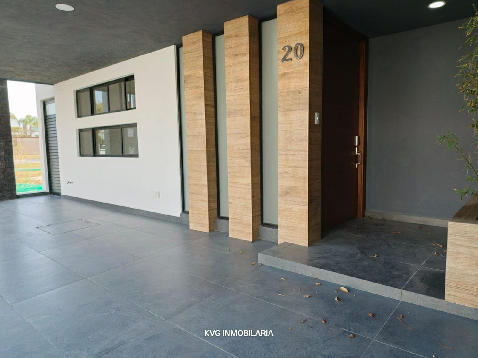 House for sale, 500 meters from Chedraui in the exclusive Cascatta neighborhood, Lomas de Angelópolis, Puebla